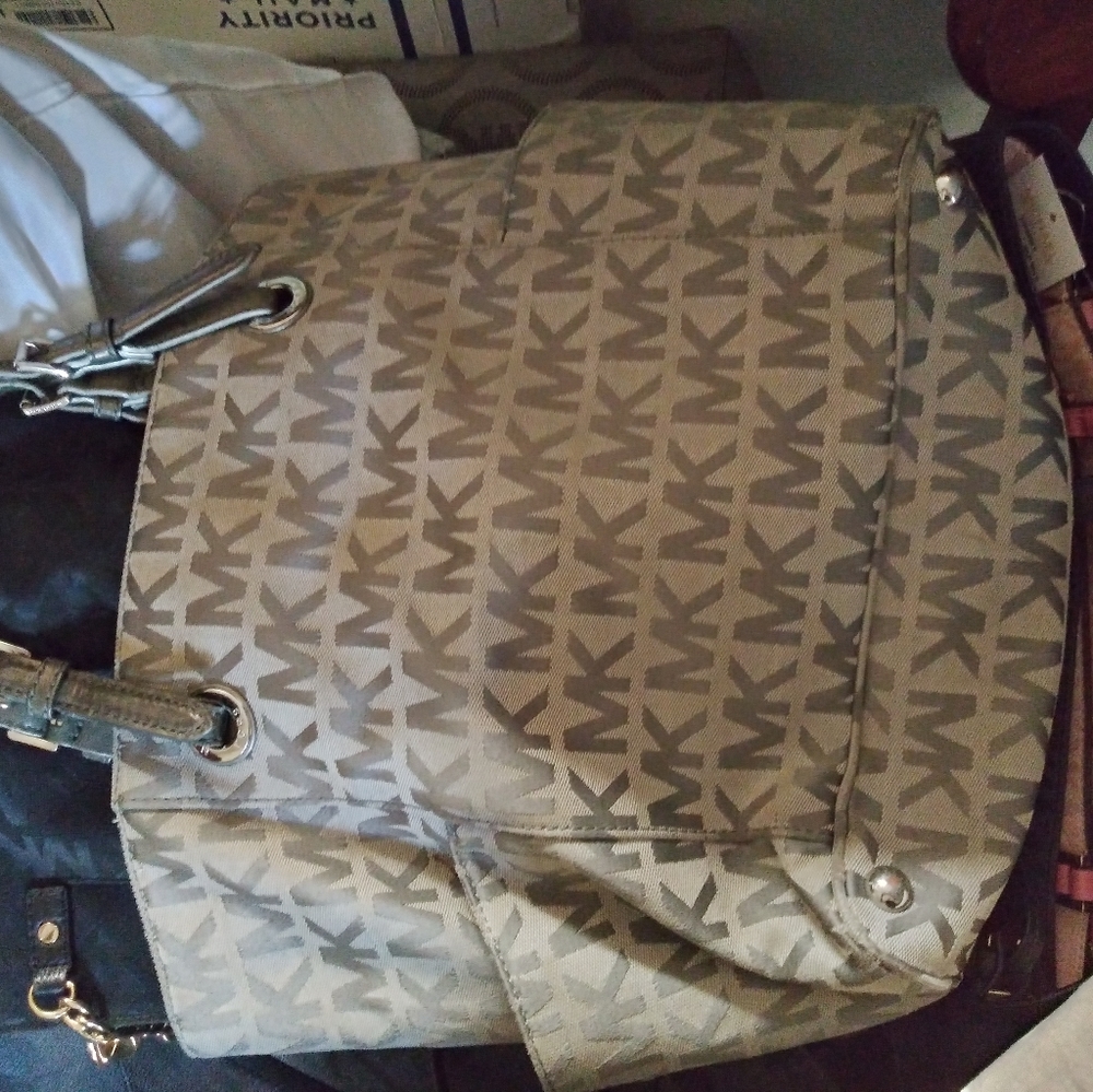 Michael Kors gray tote bag